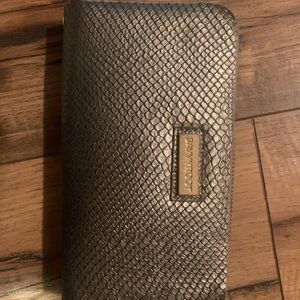 Savvy Root wallet